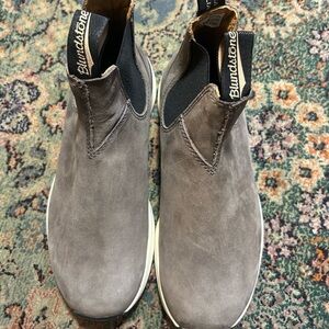 NEW Blundstone Men's Taupe Chelsea Boots